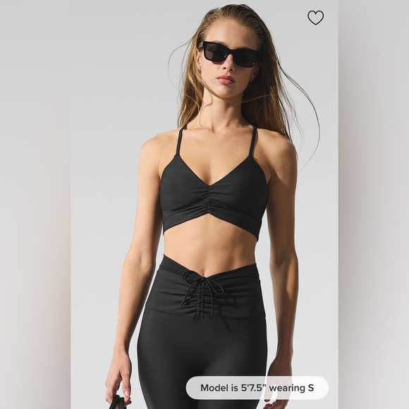 NWT Alo Yoga Airlift Divine Bra Black XXS - Picture 1 of 11